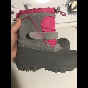Little girls winter boots size 11/12, pink & gray